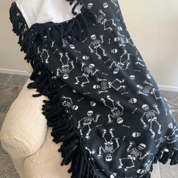 Halloween Fleece Throws Blanket - Picture 2 of 2
